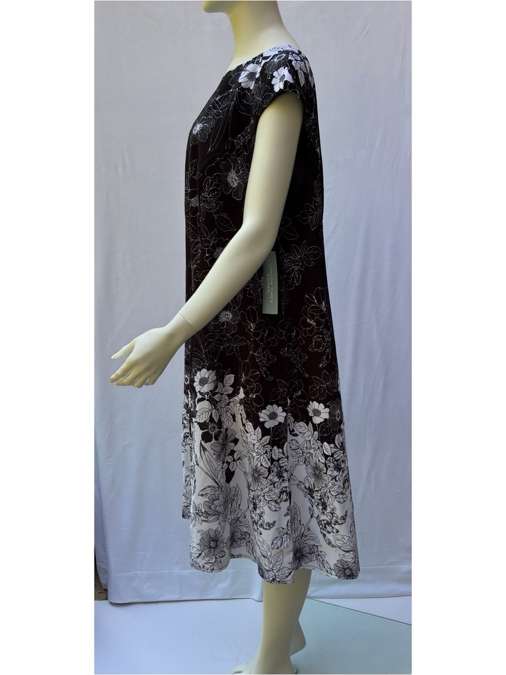 London Times Women's A-line Dress Floral Black & White Size 22W MSRP $89 - Picture 3 of 12